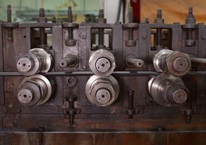 最新機能を搭載した新車のホイールローダ