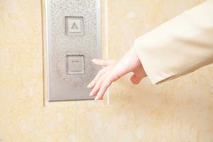 2025年最新！屋根の融雪対策完全ガイド?雪と氷から住宅を守る最適方法